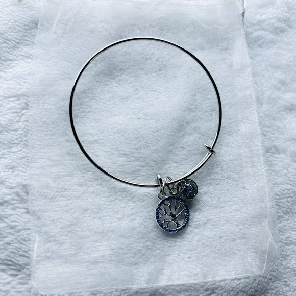 Handcrafted tree of life bangle - Picture 4 of 6